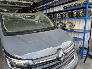 Renault Trafic 4 çıkma kaput