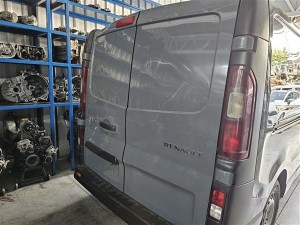 Renault Trafic 4 çıkma bagaj kapağı
