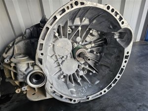 Renault Trafic 4 çıkma 2.0 çıkma şanzıman