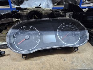 Renault Master 4 gösterge paneli