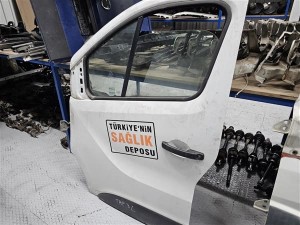 Renault Trafic 4 sol ön kapı